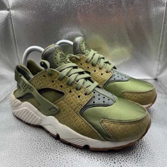 Size 8.5 Nike Air Huarache Run Premium Palm Green Womens Sneakers 683818-300 - Picture 1 of 10
